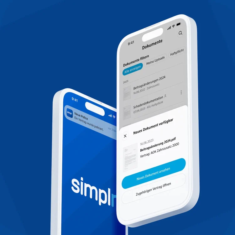 Zwei Smartphones mit geöffneter simplr App – Fokus auf digitale Versicherungsdokumente und Vertragsinformationen.